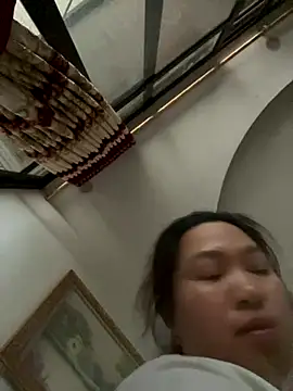 Snapshot of Nhung584 chatting on 11.10.25 Nhung584 online show from 11.10.25