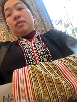 Snapshot of Nhung584 chatting on 11.16.25 Nhung584 online show from 11.16.25