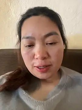 Snapshot of Nhung584 chatting on 11.24.25 Nhung584 online show from 11.24.25