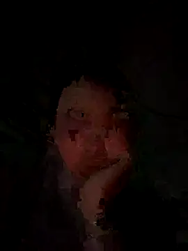 Snapshot of Nhung584 chatting on 11.25.25 Nhung584 online show from 11.25.25