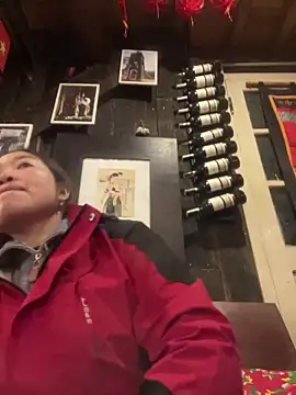 Snapshot of Nhung584 chatting on 11.28.25 Nhung584 online show from 11.28.25