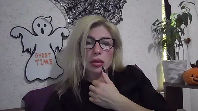 fox red lady7 online show from 10.27.25