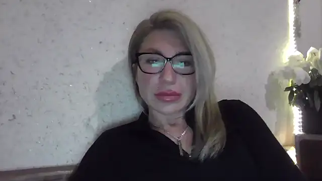 Snapshot of fox_red_lady7 chatting on 02.03.26 fox red lady7 online show from 02.03.26