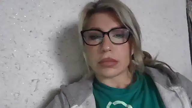 Snapshot of fox_red_lady7 chatting on 02.08.26 fox red lady7 online show from 02.08.26