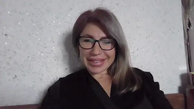 Snapshot of fox_red_lady7 chatting on 02.14.26 fox red lady7 online show from 02.14.26