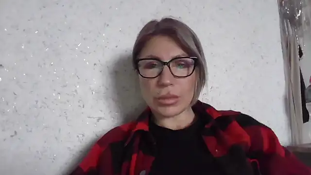 Snapshot of fox_red_lady7 chatting on 02.18.26 fox red lady7 online show from 02.18.26