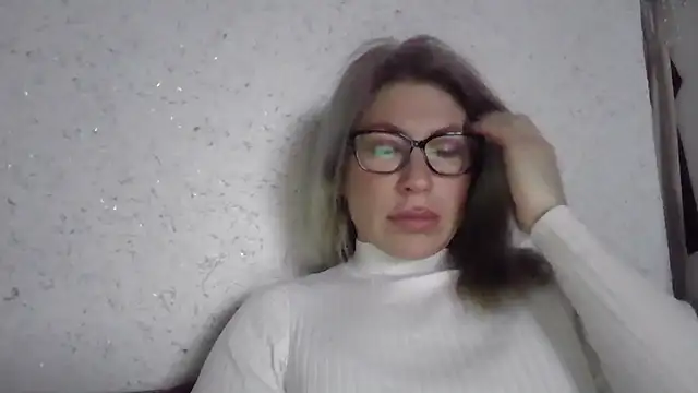 Snapshot of fox_red_lady7 chatting on 02.19.26 fox red lady7 online show from 02.19.26