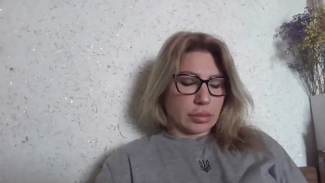 Snapshot of fox_red_lady7 chatting on 03.07.26 fox red lady7 online show from 03.07.26