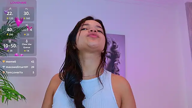 Snapshot of LUNAA___ chatting on 03.10.26 LUNAA online show from 03.10.26