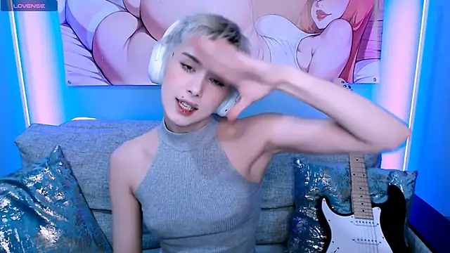 Snapshot of SophieAsh chatting on 11.23.25 SophieAsh online show from 11.23.25