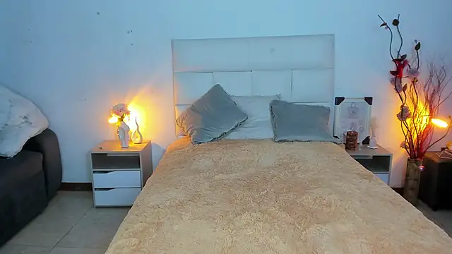 Snapshot of hannahdvil1 chatting on 11.11.25 hannahdvil1 online show from 11.11.25