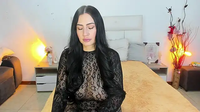 Snapshot of hannahdvil1 chatting on 11.21.25 hannahdvil1 online show from 11.21.25