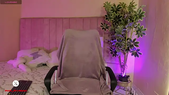 Mia mtnz02 online show from 01.14.26