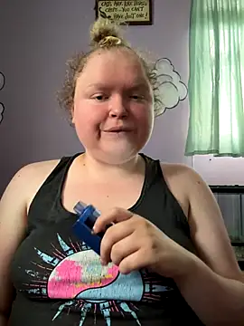 Snapshot of KadiSparkle chatting on 09.24.25 KadiSparkle online show from 09.24.25