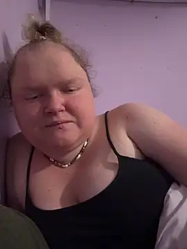 Snapshot of KadiSparkle chatting on 11.03.25 KadiSparkle online show from 11.03.25