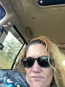 SnowBunny1224 online show from 03.20.26