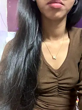 Snapshot of Desire_Zoya chatting on 11.18.25 Desire Zoya online show from 11.18.25