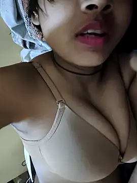 RAYI Queen 2 online show from 12.13.25