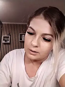 Snapshot of Mayaaaaaa_ chatting on 11.13.25 Mayaaaaaa online show from 11.13.25