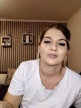 Snapshot of Mayaaaaaa_ chatting on 11.17.25 Mayaaaaaa online show from 11.17.25