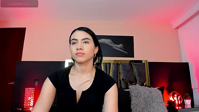 ScarletTorres online show from 10.04.25