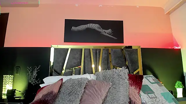 ScarletTorres online show from 12.19.25