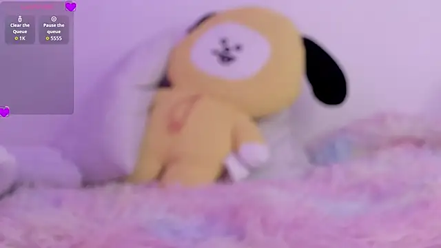 Chloemin online show from 10.27.25