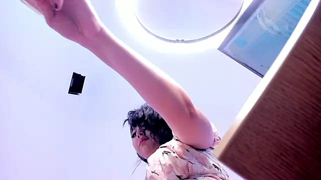 Snapshot of kitty_blueee chatting on 09.27.25 kitty blueee online show from 09.27.25