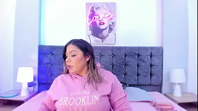 isabella horney  online show from 11.28.25