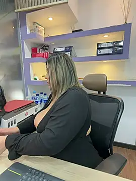 isabella horney  online show from 07.15.26