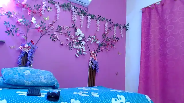 skinnybarbie022 online show from 04.24.26