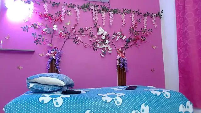 skinnybarbie022 online show from 05.08.26
