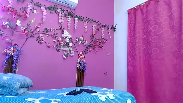 skinnybarbie022 online show from 05.11.26