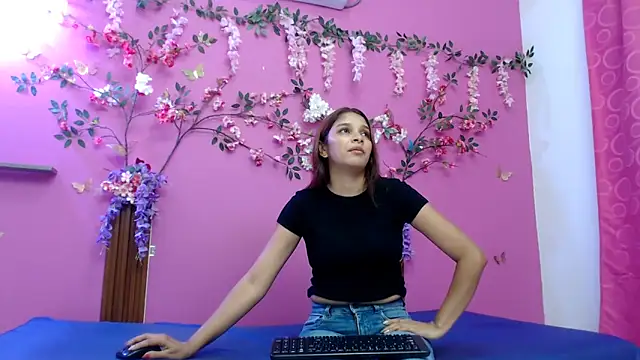 skinnybarbie022 online show from 05.14.26
