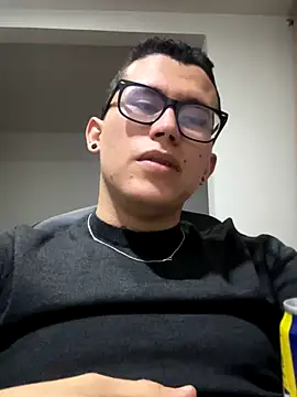 Snapshot of Kurtxxx22 chatting on 10.30.25 Kurtxxx22 online show from 10.30.25