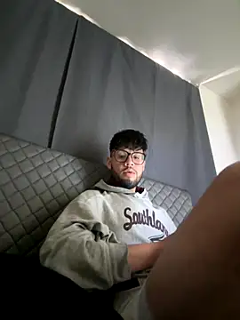 Snapshot of stalinhernandez chatting on 10.31.25 stalinhernandez online show from 10.31.25