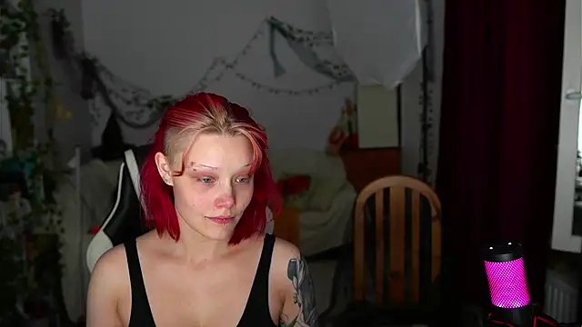 Snapshot of Sova173 chatting on 09.15.25 Sova173 online show from 09.15.25