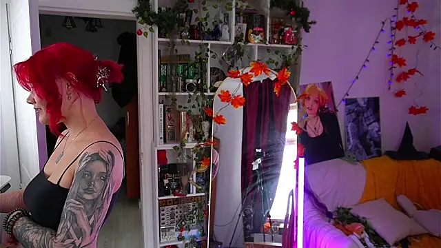 Snapshot of Sova173 chatting on 10.22.25 Sova173 online show from 10.22.25