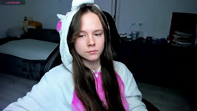 cute little ass online show from 04.20.26