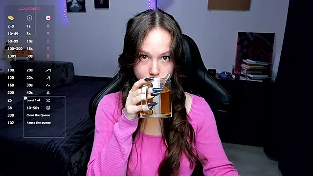 cute little ass online show from 04.23.26