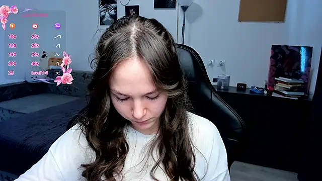 cute little ass online show from 04.24.26