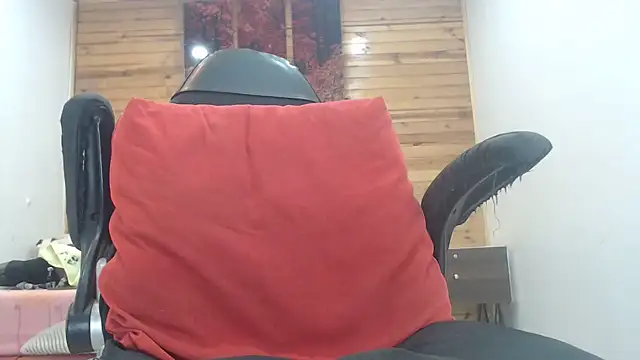 Snapshot of JackyHotBlack chatting on 11.08.25 JackyHotBlack online show from 11.08.25