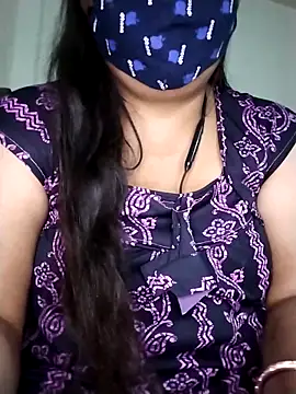 Snapshot of Sexey-Rani chatting on 11.06.25 Sexey-Rani online show from 11.06.25