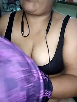 Snapshot of Sexey-Rani chatting on 11.09.25 Sexey-Rani online show from 11.09.25