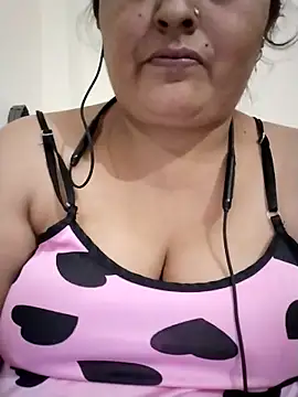 Snapshot of Sexey-Rani chatting on 11.13.25 Sexey-Rani online show from 11.13.25