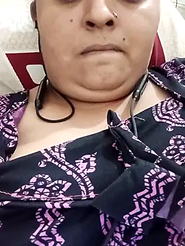 Snapshot of Sexey-Rani chatting on 11.17.25 Sexey-Rani online show from 11.17.25