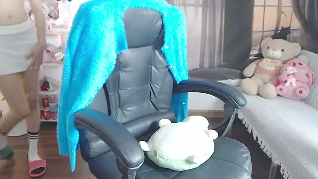 Suzie Wet Cave online show from 10.23.25