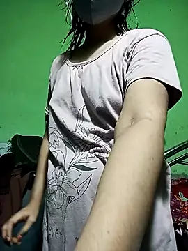 Snapshot of nila-aktar chatting on 10.05.25 nila-aktar online show from 10.05.25