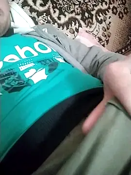 Snapshot of Mumuska chatting on 11.04.25 Mumuska online show from 11.04.25