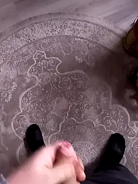 Snapshot of Mumuska chatting on 11.28.25 Mumuska online show from 11.28.25